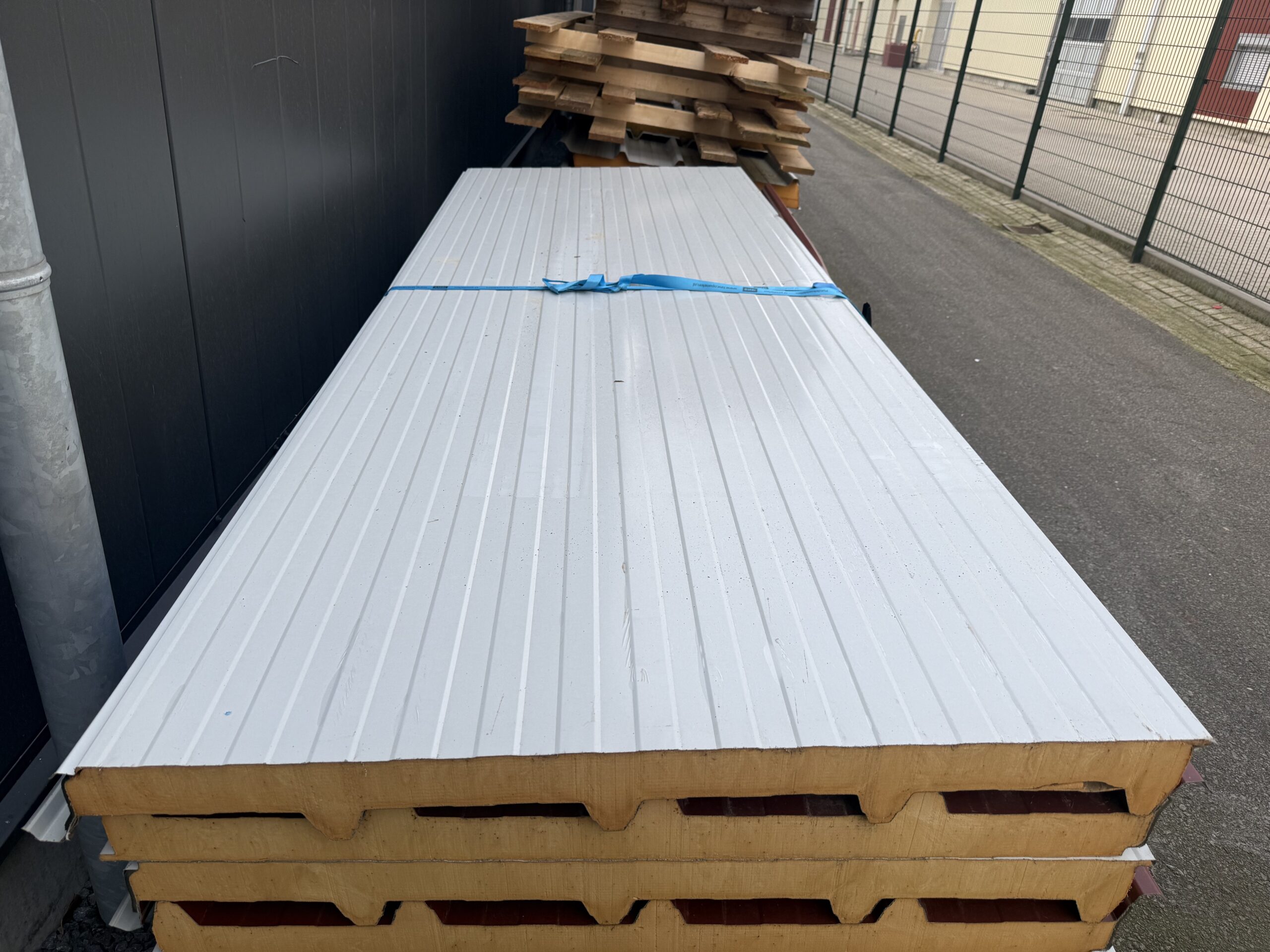 Dakpanelen | 8 x 2850mm | 60mm | Terracotta / RAL 9002 - Afbeelding 2